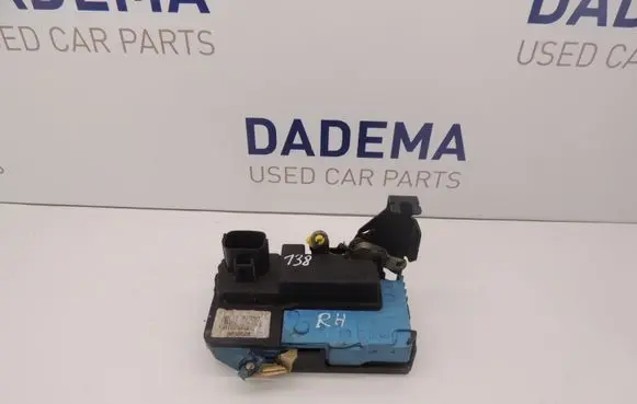 Volvo V70 Front door lock D138