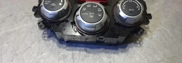 Subaru Impreza III Climate control unit 72311SC110