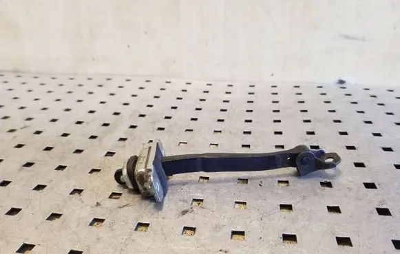 Chevrolet Captiva Front door check strap stopper
