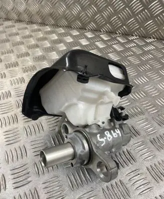 Brake fluid reservoir