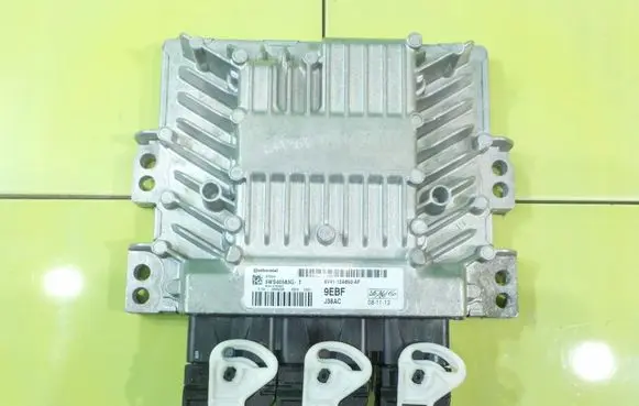 Ford Kuga I Engine control unit/module 8V4112A650AF XP258