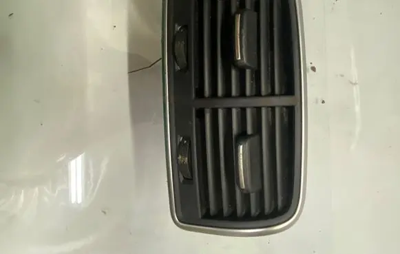 Audi A6 S6 C7 4G Rear air vent grill 4G0819203