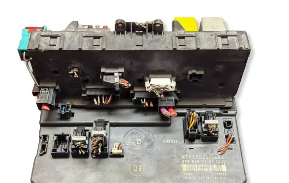 Mercedes-Benz Vito Viano W639 SAM control unit 6395450301