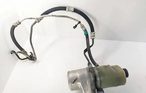 Mitsubishi Pajero Power steering pump 4M51514CC