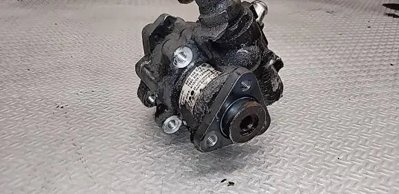 Audi A4 S4 B7 8E 8H Power steering pump 7690955121