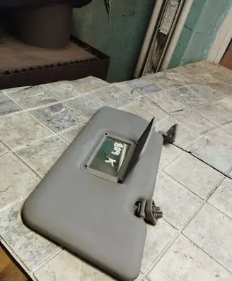 Nissan Almera Tino Sun visor