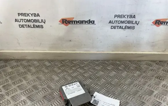 Volkswagen PASSAT B5 Airbag control unit/module 6Q0909605B