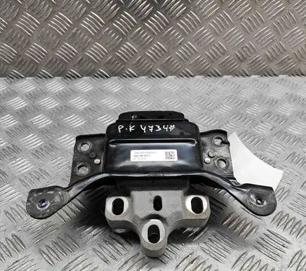 Volkswagen Golf VII Engine mount bracket 5Q0199555T