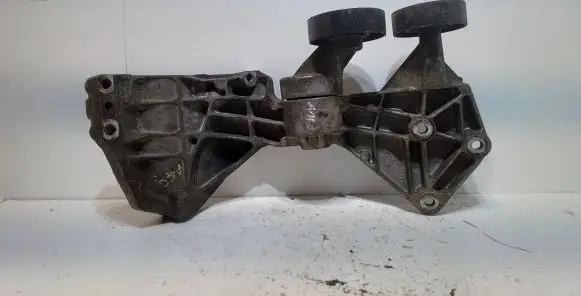 Mercedes-Benz A W168 Engine mounting bracket A6682020540