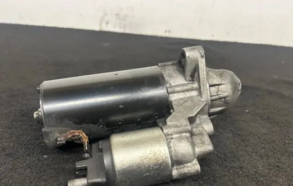 BMW 5 E60 E61 Starter motor 7796892 0001115046 0091124000900