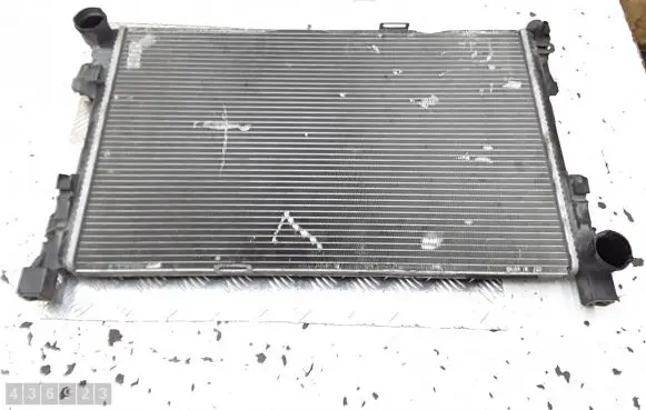 Mercedes-Benz C AMG W203 Coolant radiator a2035001103