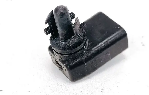 Buick Encore I Outside/exterior temperature sensor 25775833