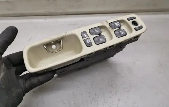 Volvo S80 Electric window control switch 9467626