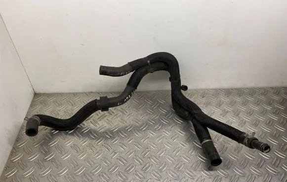Ford Fusion II Engine coolant pipe/hose 