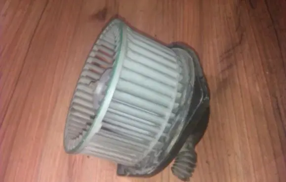 Nissan Sunny Heater fan/blower 2722081N00