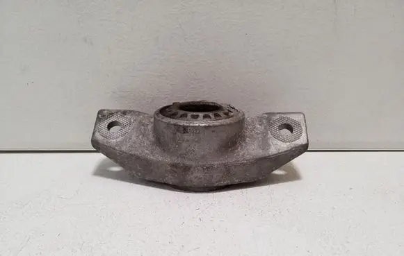 Nissan Qashqai J12 Front shock absorber mounting bracket 