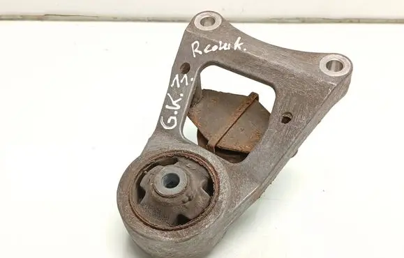 Toyota RAV 4 (XA30) Rear differential/diff mount bracket 42130