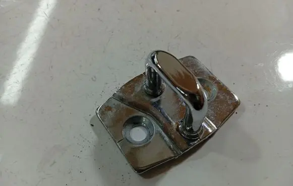BMW 3 E90 E91 Front door lock loop/hook striker 7067805