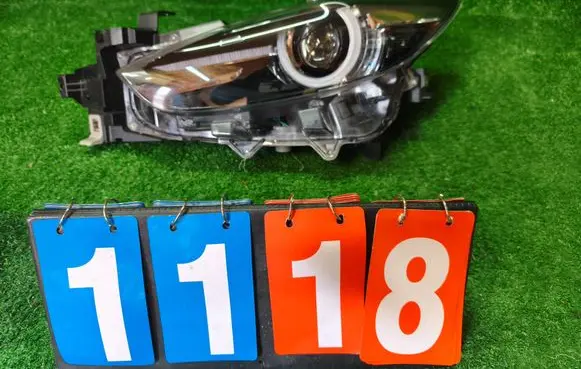 Mazda 3 III Headlight/headlamp 