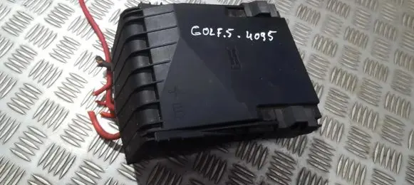Volkswagen Golf V Fuse box set 1K0937125