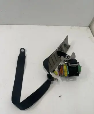 Volvo V70 Front seatbelt