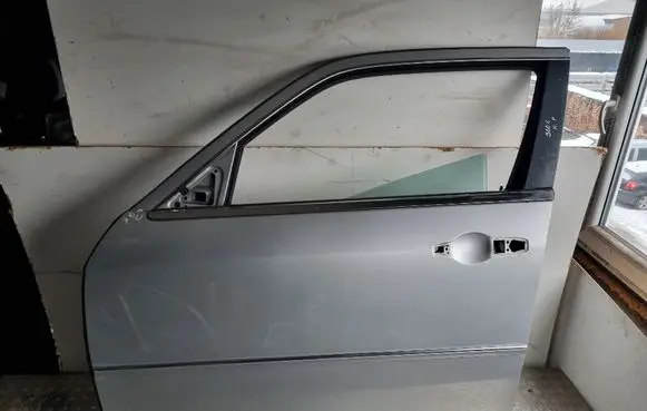 Chrysler 300 - 300C Front door