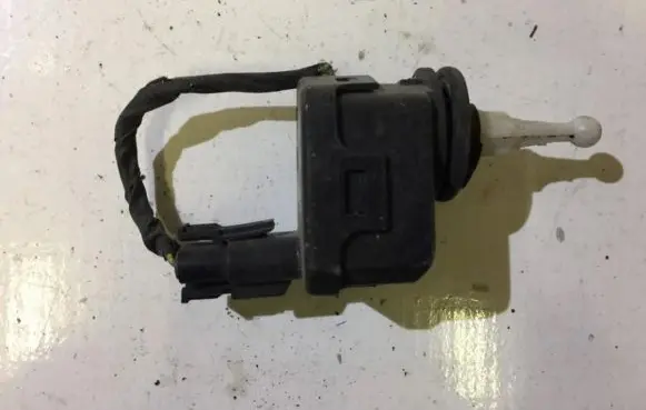 Headlight level adjustment motor