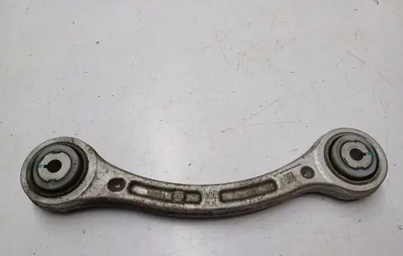 Maserati Ghibli Rear upper control arm/wishbone 670007251