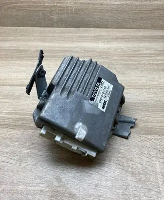Toyota Corolla E120 E130 Power steering control unit/module 8965002150 EATCEC060