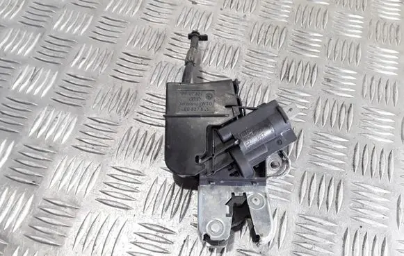 Audi A8 S8 D3 4E Tailgate/trunk/boot lock/catch/latch 4E0827645