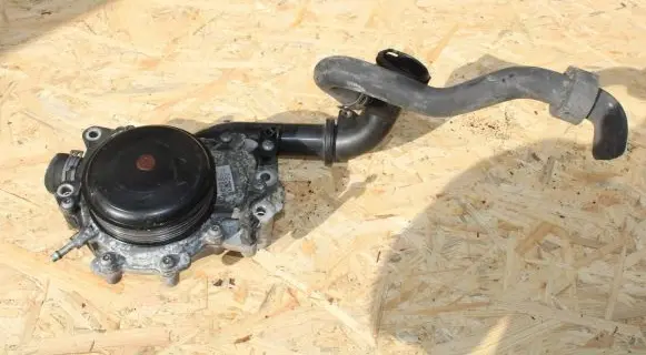 Mercedes-Benz GLK (X204) Water pump A6512007701 010133803K