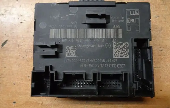 Volkswagen Golf VII Door control unit/module 5Q0959392B