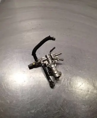 Mazda 6 Fuel pressure regulator 