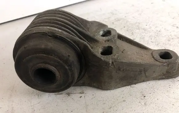 Audi A6 S6 C5 4B Rear axle beam mounts housing 8E0501522M