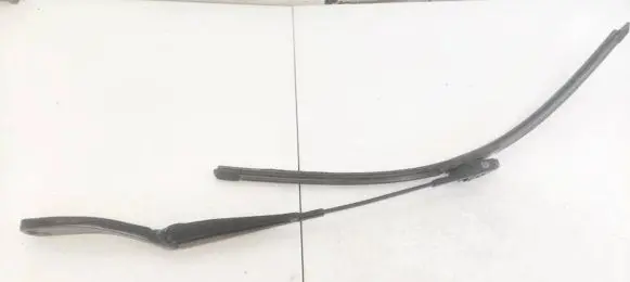 Volvo V50 Front wiper blade arm 30698249