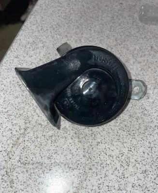 BMW 5 E39 Horn signal 703881157