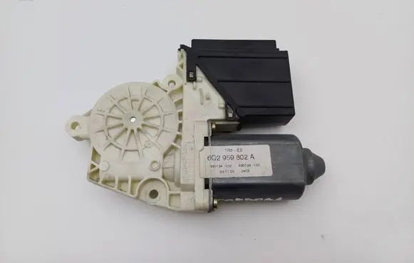 Seat Cordoba (6L) Front door window regulator motor 6Q2959802A