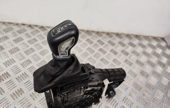 Volvo S90, V90 Gear shifter/selector 31437769