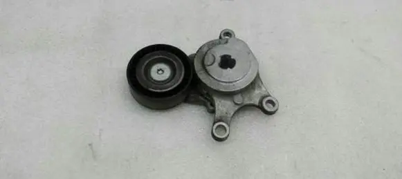 Mercedes-Benz A W176 Generator/alternator belt tensioner A2702000370