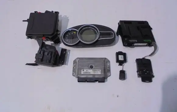 Renault Megane III Engine control unit/module ECU