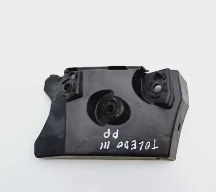 Seat Toledo III (5P) Front bumper mounting bracket 5P0807184A