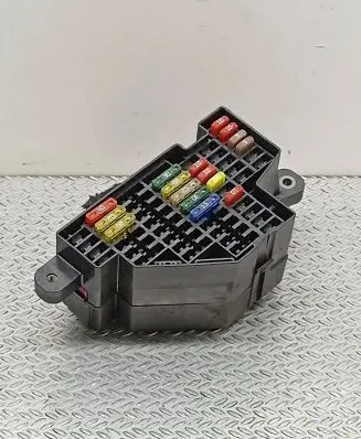 Volkswagen Golf VI Fuse module 1K1941824