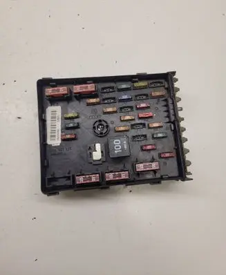 Volkswagen PASSAT B6 Fuse module 3C0937125