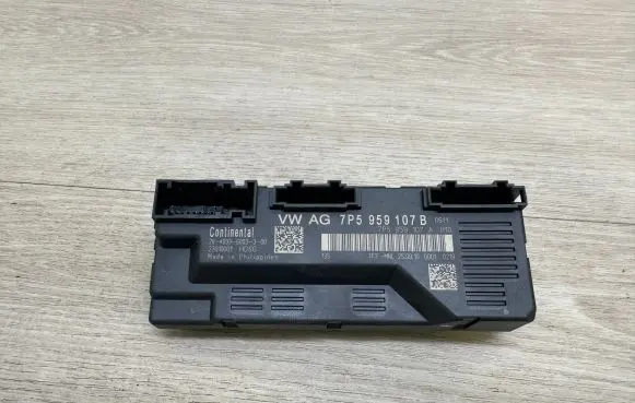 Porsche Cayenne (92A) Tailgate/trunk control unit/module 95861808000 95861808001 7P5959107B