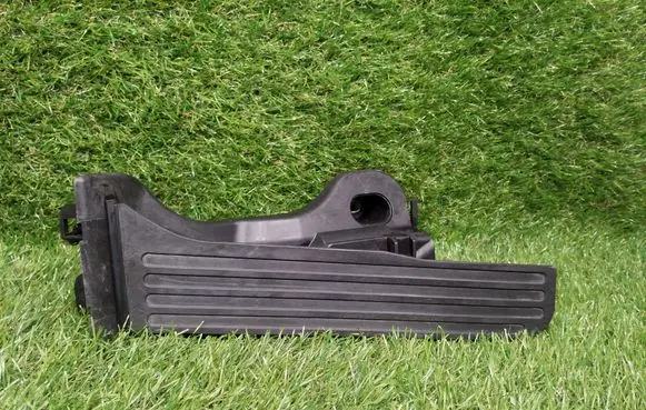 Volkswagen Jetta VI Accelerator throttle pedal 1K1723503AF