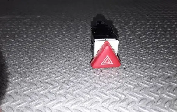 Skoda Fabia Mk1 (6Y) Hazard light switch 6Y0953235