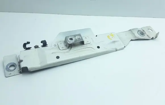 Volvo S90, V90 Fender mounting bracket 31416626