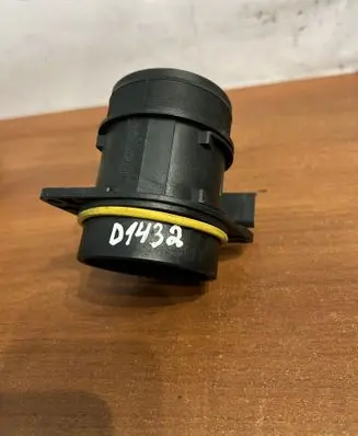 Jaguar XF X250 Mass air flow meter 5WK97011 D1432