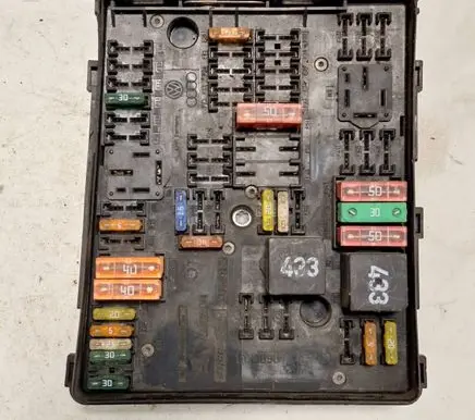 Volkswagen Touran I Fuse module 1K0937800G 1K0937804B 1T2937535