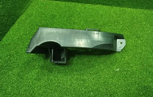 Rear bumper mounting bracket
